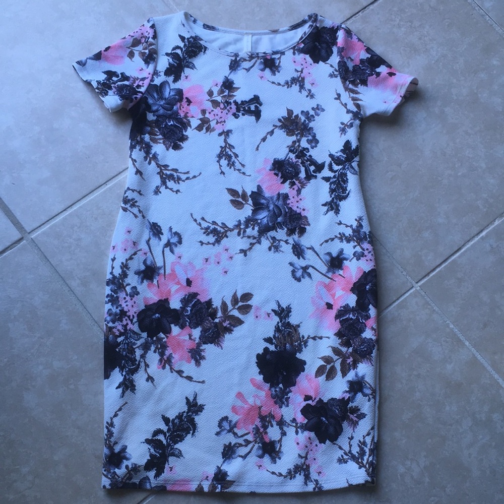 NWT PinkBlush floral maternity dress